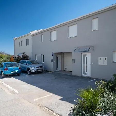 Apartment Tikvarin, Kastel Kambelovac Kastela Exterior photo